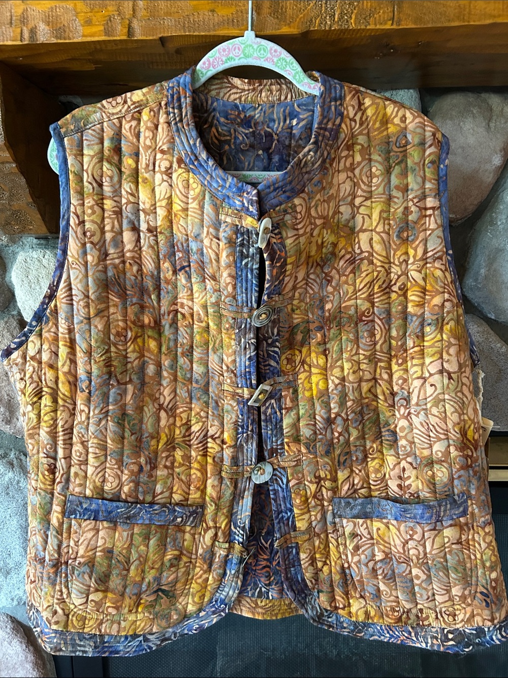 Quilted Reversible Sleeveless Vest in Multicolor Paisley, Size 1X, NWT